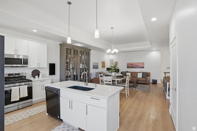 583 E GLENPOINT CT, Stansbury Park, UT 84074