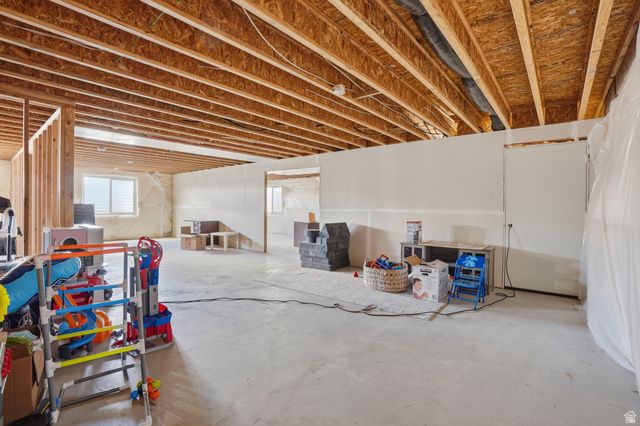 583 E GLENPOINT CT, Stansbury Park, UT 84074