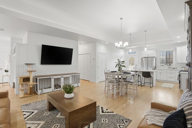 583 E GLENPOINT CT, Stansbury Park, UT 84074