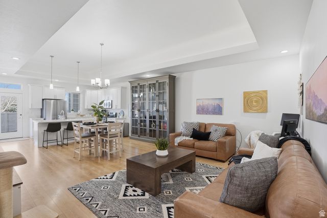 583 E GLENPOINT CT, Stansbury Park, UT 84074