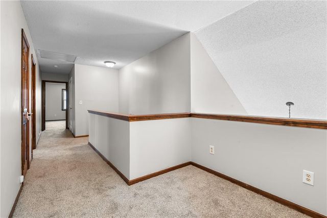 8280 W 117th Street, Overland Park, KS 66210