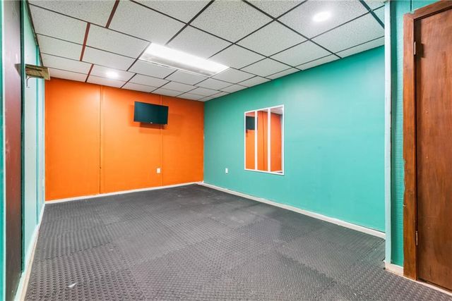 8280 W 117th Street, Overland Park, KS 66210