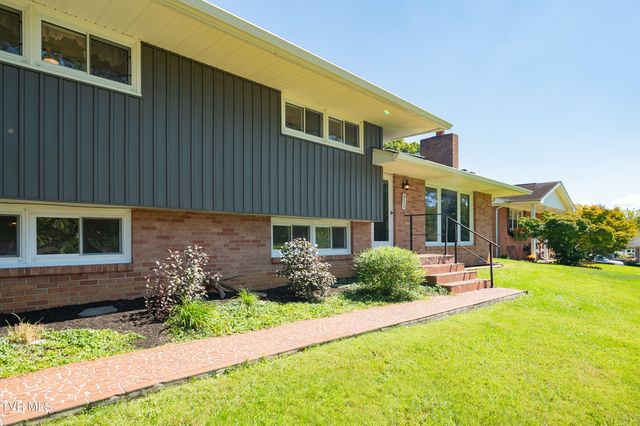 311 Brookdale Circle, Bristol, VA 24201