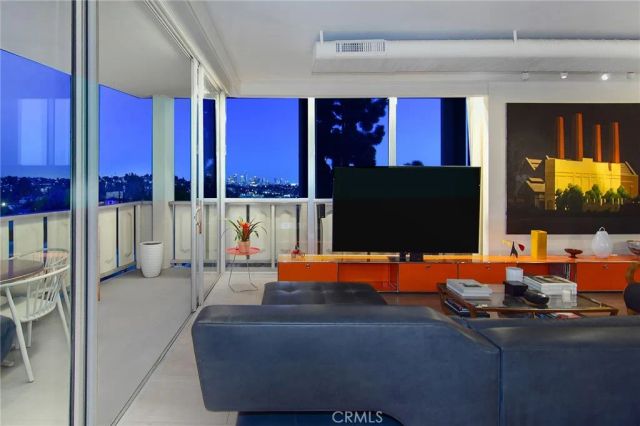 4411 Los Feliz Boulevard 1007, Los Angeles, CA 90027