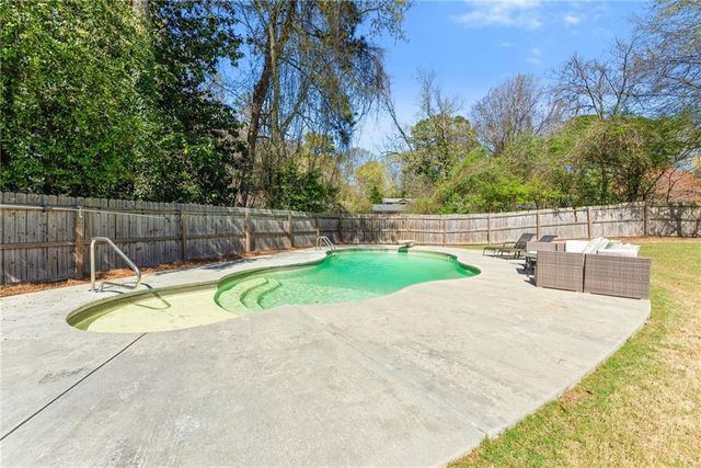 464 Holly Place, Gainesville, GA 30501