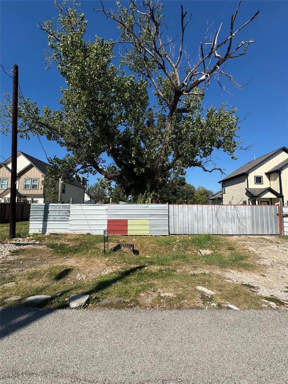 7717 St Louis Street, Houston, TX 77028