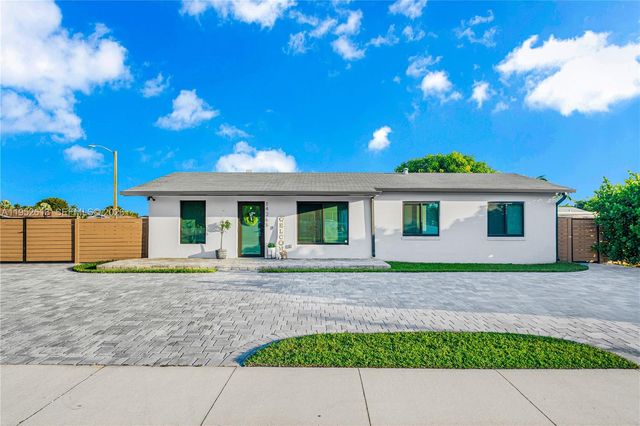14265 SW 105th Ct, Miami, FL 33176