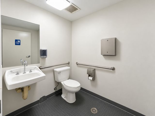 1311 E 57th Street, Chicago, IL 60637