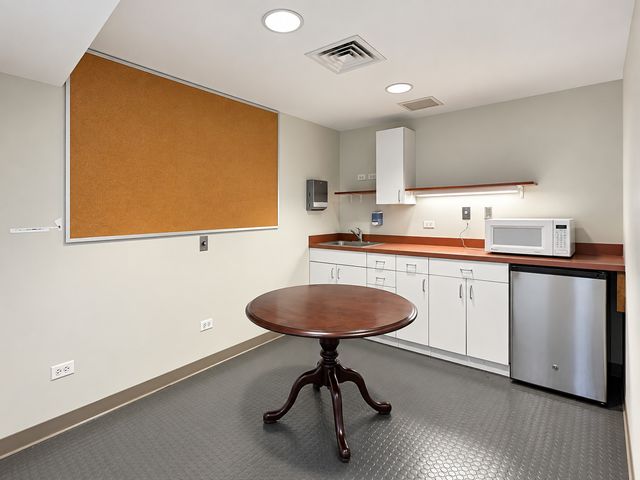 1311 E 57th Street, Chicago, IL 60637