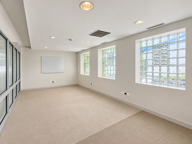 1311 E 57th Street, Chicago, IL 60637