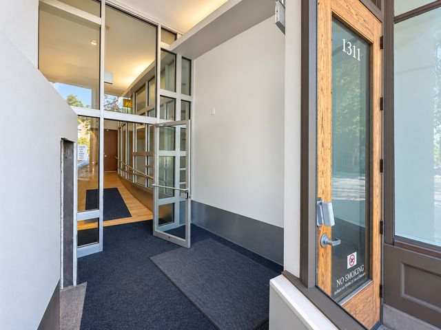 1311 E 57th Street, Chicago, IL 60637