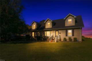 12 Sunset LN, Portsmouth, VA 23701