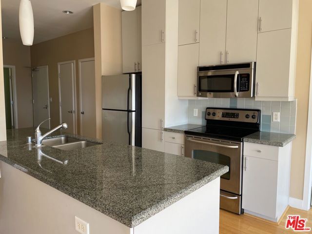 3810 Wilshire Boulevard 2112, Los Angeles, CA 90010