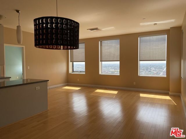 3810 Wilshire Boulevard 2112, Los Angeles, CA 90010