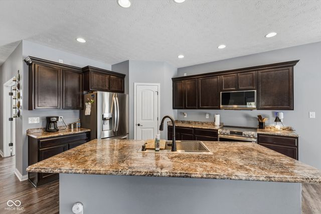 7158 Lakeland Trails Boulevard, Indianapolis, IN 46259