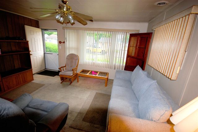 1620 E Meyers Avenue, Hazel Park, MI 48030