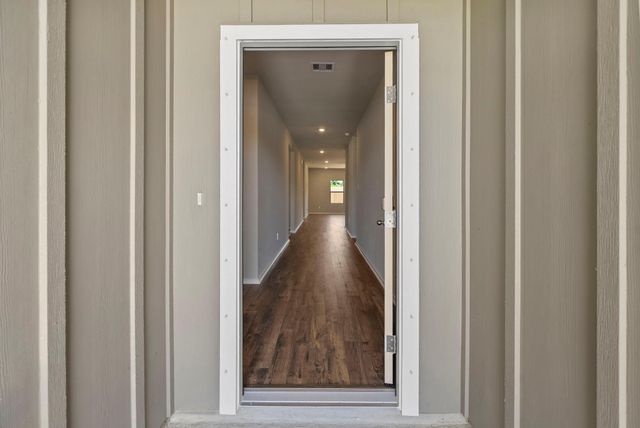 6718 Pebble Bluff Court, Cove, TX 77523
