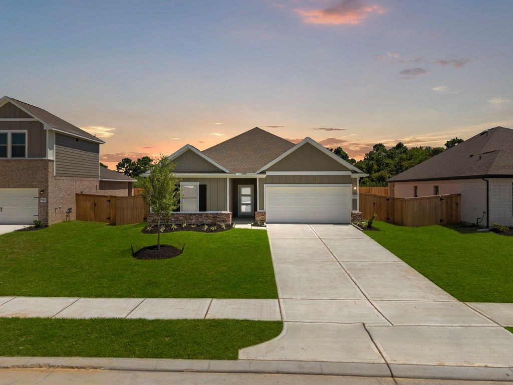 6718 Pebble Bluff Court, Cove, TX 77523