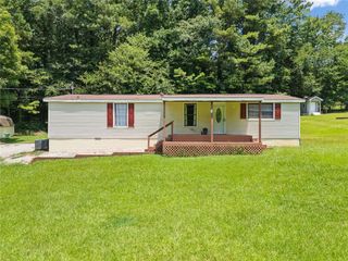 5848 Groovers Landing SE Road, Acworth, GA 30102