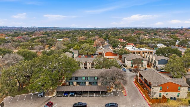 2718 Old Field Dr Apt 803, San Antonio, TX 78247