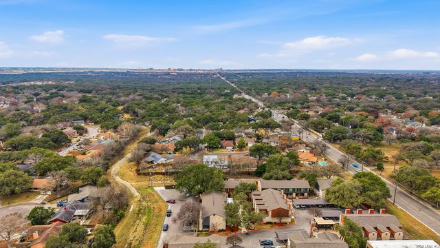 2718 Old Field Dr Apt 803, San Antonio, TX 78247