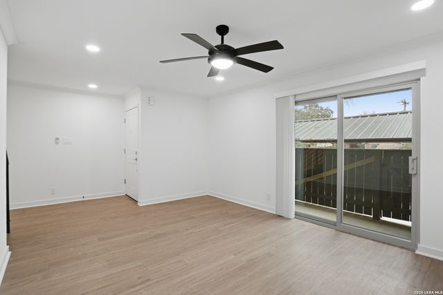 2718 Old Field Dr Apt 803, San Antonio, TX 78247