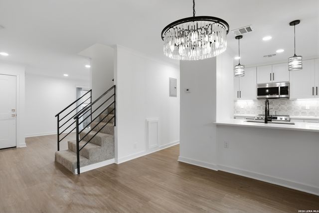 2718 Old Field Dr Apt 803, San Antonio, TX 78247