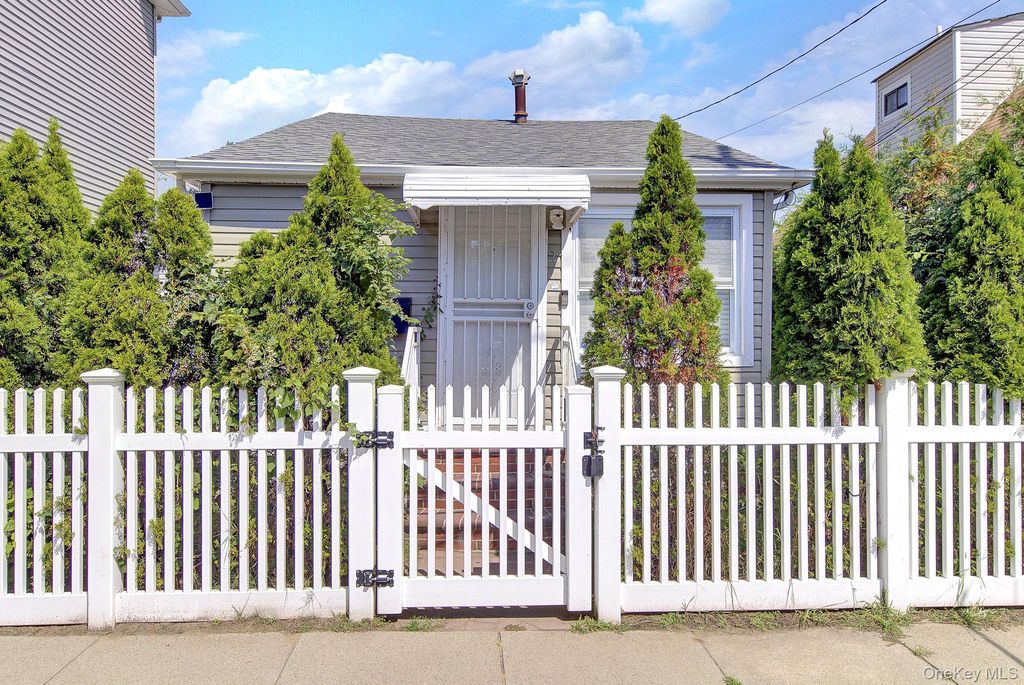 2 Sampson Street E, East Rockaway, NY 11518 — exterior