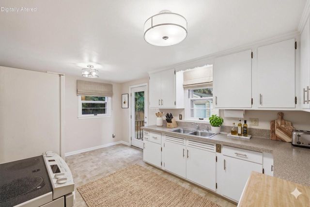 N56W5543 Sunnyside LANE, Cedarburg, WI 53012