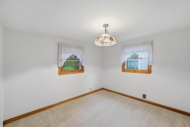 N56W5543 Sunnyside LANE, Cedarburg, WI 53012