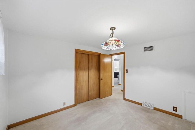 N56W5543 Sunnyside LANE, Cedarburg, WI 53012