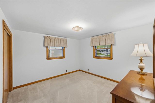 N56W5543 Sunnyside LANE, Cedarburg, WI 53012