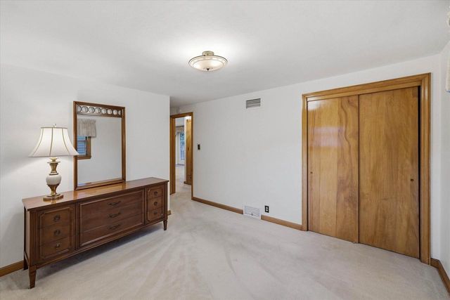 N56W5543 Sunnyside LANE, Cedarburg, WI 53012