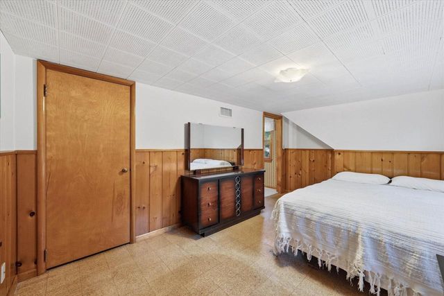N56W5543 Sunnyside LANE, Cedarburg, WI 53012