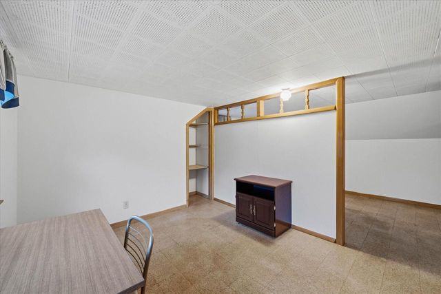 N56W5543 Sunnyside LANE, Cedarburg, WI 53012