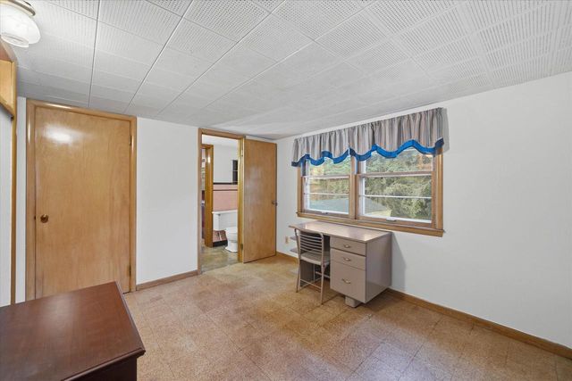 N56W5543 Sunnyside LANE, Cedarburg, WI 53012