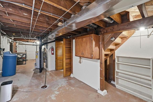 N56W5543 Sunnyside LANE, Cedarburg, WI 53012