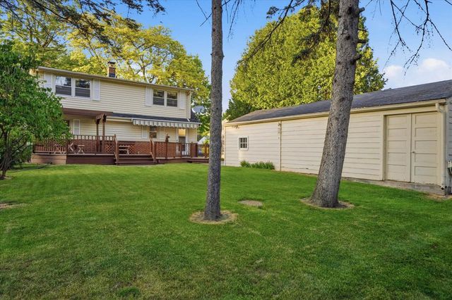 N56W5543 Sunnyside LANE, Cedarburg, WI 53012