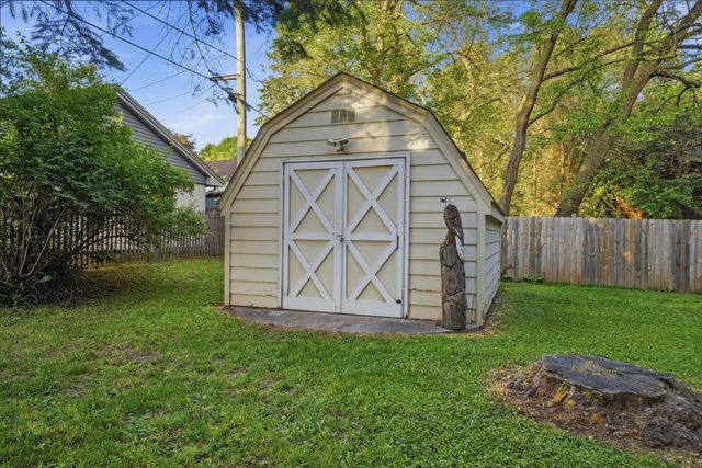 N56W5543 Sunnyside LANE, Cedarburg, WI 53012