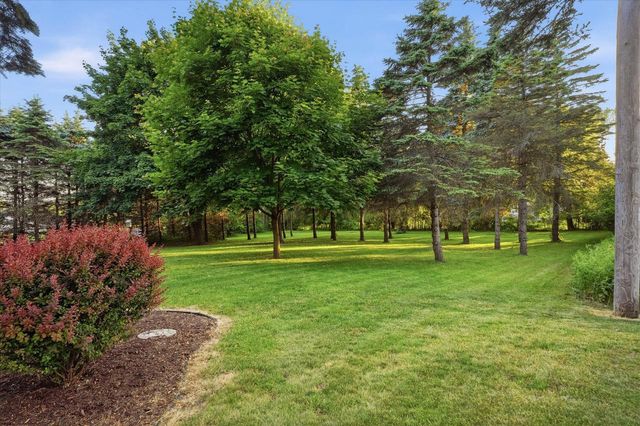 N56W5543 Sunnyside LANE, Cedarburg, WI 53012
