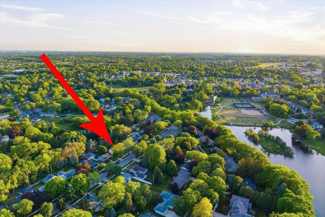 N56W5543 Sunnyside LANE, Cedarburg, WI 53012