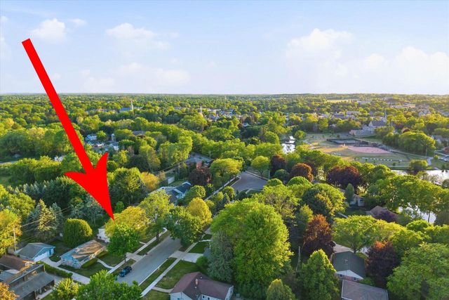 N56W5543 Sunnyside LANE, Cedarburg, WI 53012