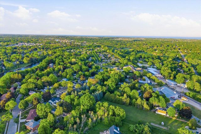 N56W5543 Sunnyside LANE, Cedarburg, WI 53012