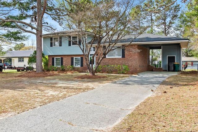 5823 Fairway Drive, Hope Mills, NC 28348