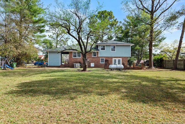 5823 Fairway Drive, Hope Mills, NC 28348