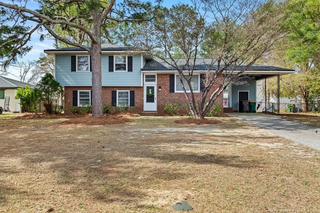5823 Fairway Drive, Hope Mills, NC 28348
