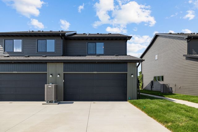 917 Percheron Lane, Norwalk, IA 50211