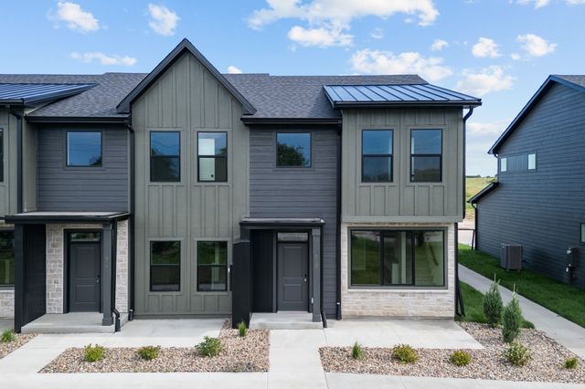 917 Percheron Lane, Norwalk, IA 50211