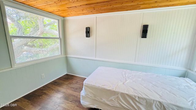 719 721 N Wild Olive Ave, Daytona Beach, FL 32118