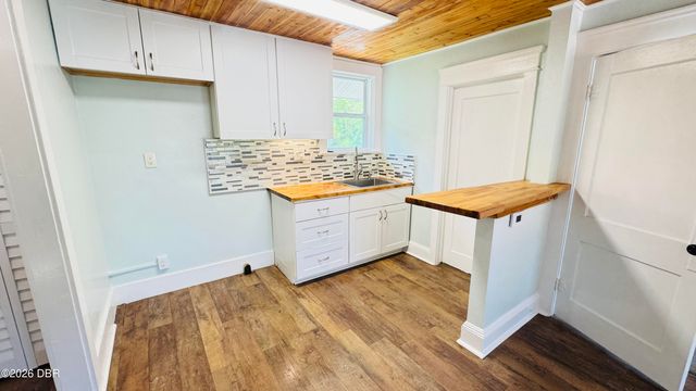 719 721 N Wild Olive Ave, Daytona Beach, FL 32118